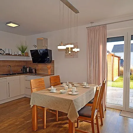 Lotsenhaus * Breege